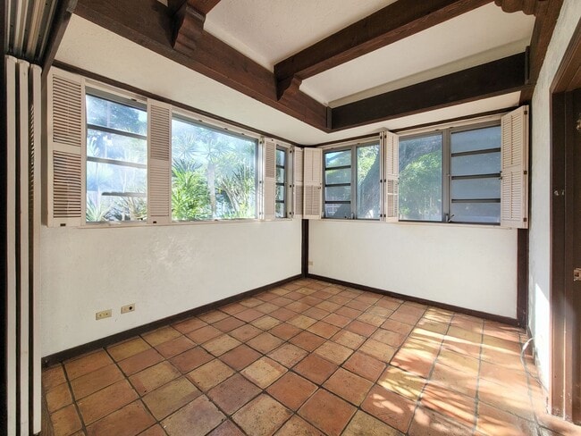 Building Photo - Ground Floor Unit at The Pleasanton! - 2BR...