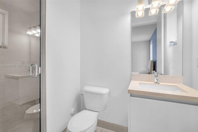 Building Photo - 7457 NW 101 Ave