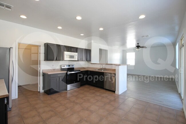 Building Photo - 7322 W St Charles Ave