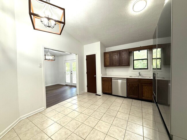 Building Photo - RENOVATED!!!!Great Location with Desirable...