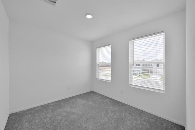 Building Photo - 18271 Via Aurelia Dr
