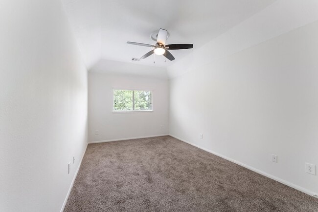 Building Photo - 2 Granite Path Pl
