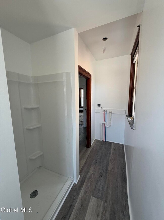 Building Photo - 850 Peoples Ave