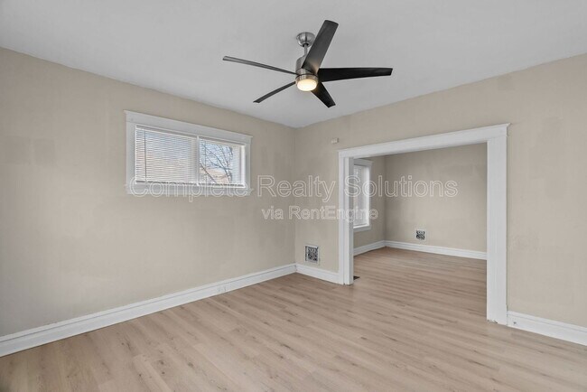 Building Photo - 4102 California Ave