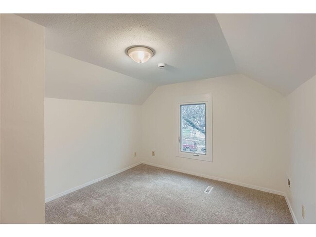 Building Photo - 475 Lawson Ave W