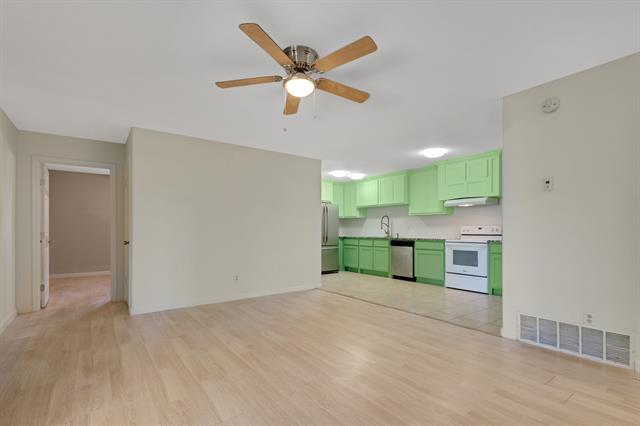 Building Photo - 2821 N Bell Ave