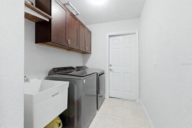 Building Photo - 1458 Richbriar Dr