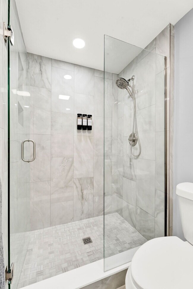 Building Photo - Roanoke Villas Apartments