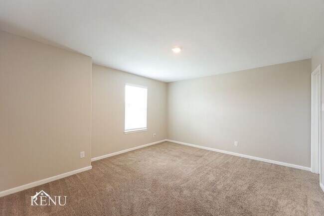 Building Photo - 3030 Jackson Smt