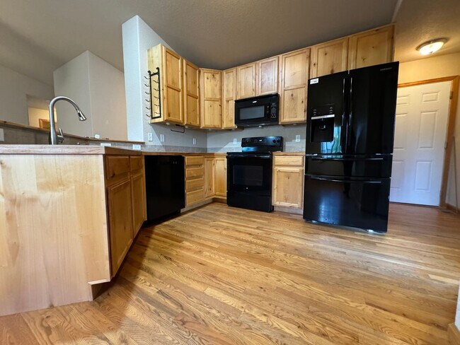 Building Photo - Wonderful Home in Wellington