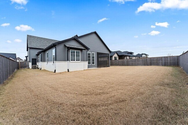 Building Photo - 3505 SW Radiance Ave