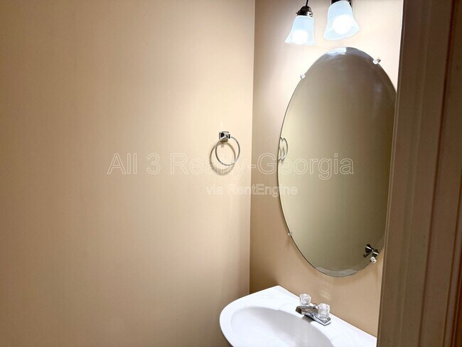 Building Photo - 2390 Camden Oak Way