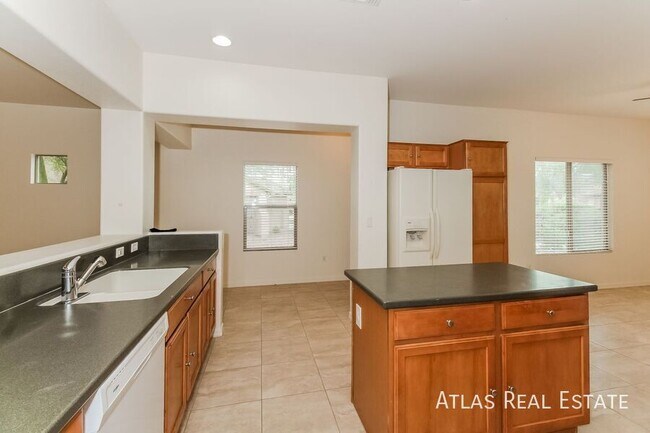 Building Photo - 9665 N Deimos Dr