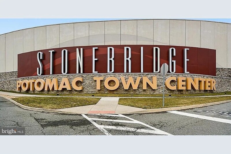 Building Photo - 2203 Greywing St