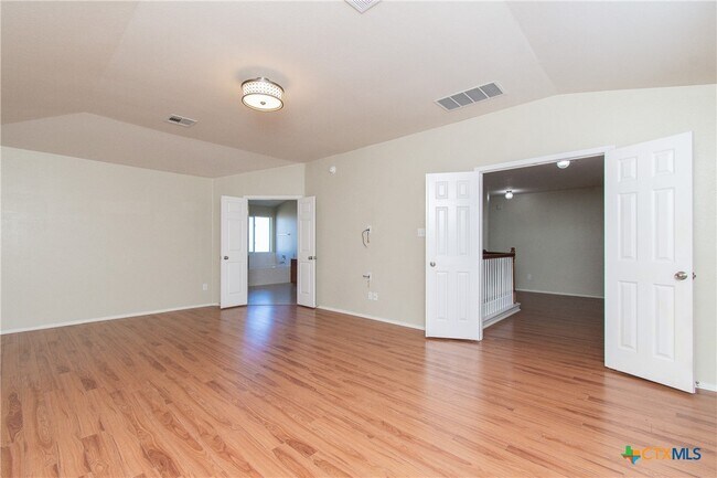 Building Photo - 5503 Bridgewood Dr