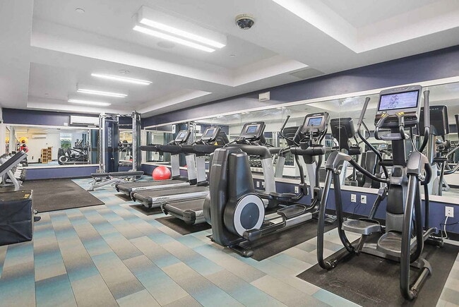 Building Photo - 777 Hamilton