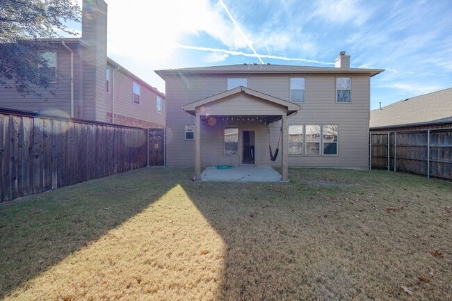 Building Photo - 5828 Pebble Ridge Dr