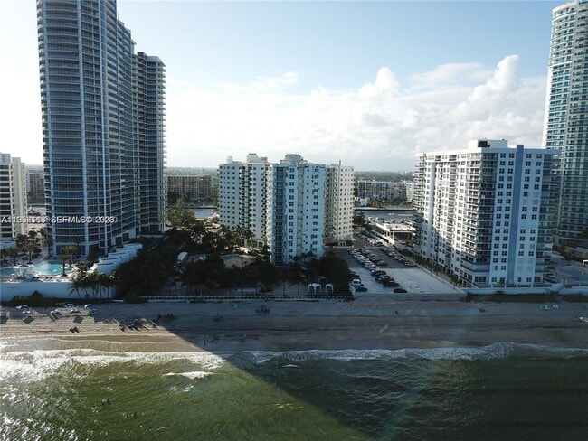 Building Photo - 3001 S Ocean Dr