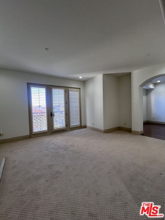 Building Photo - 137 S Spalding Dr