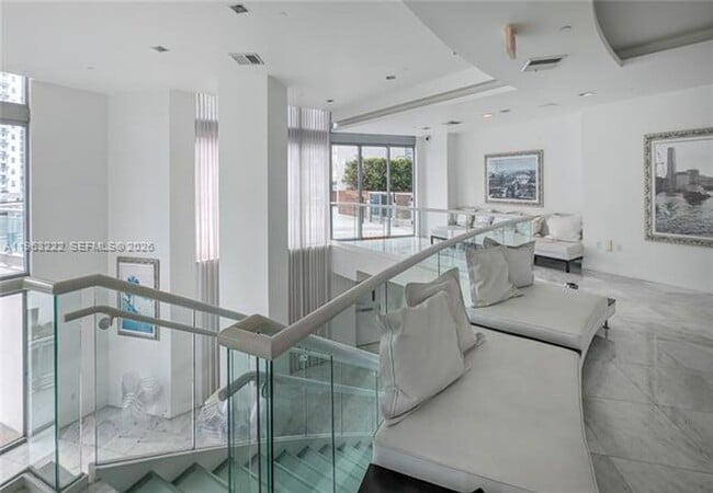 Building Photo - 350 S Miami Ave