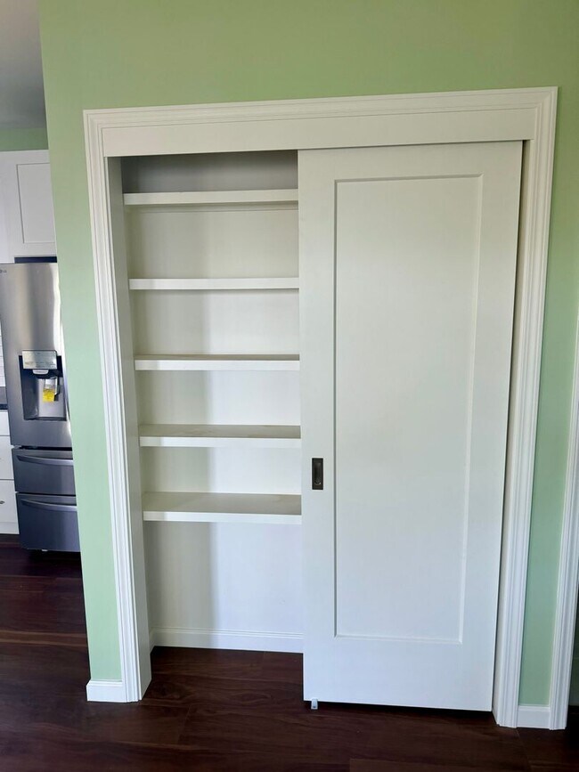 Building Photo - 1276 S Nahale Pl