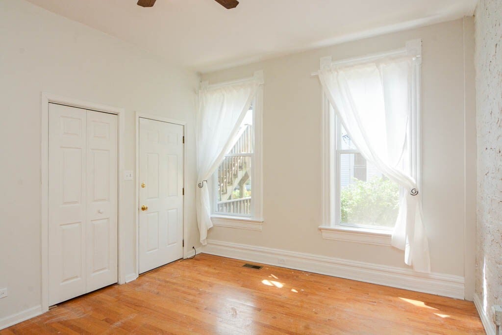 Building Photo - 1129 N Winchester Ave