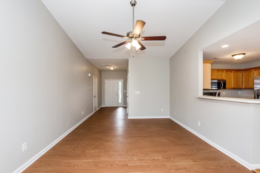 Building Photo - 6724 Mimosa St