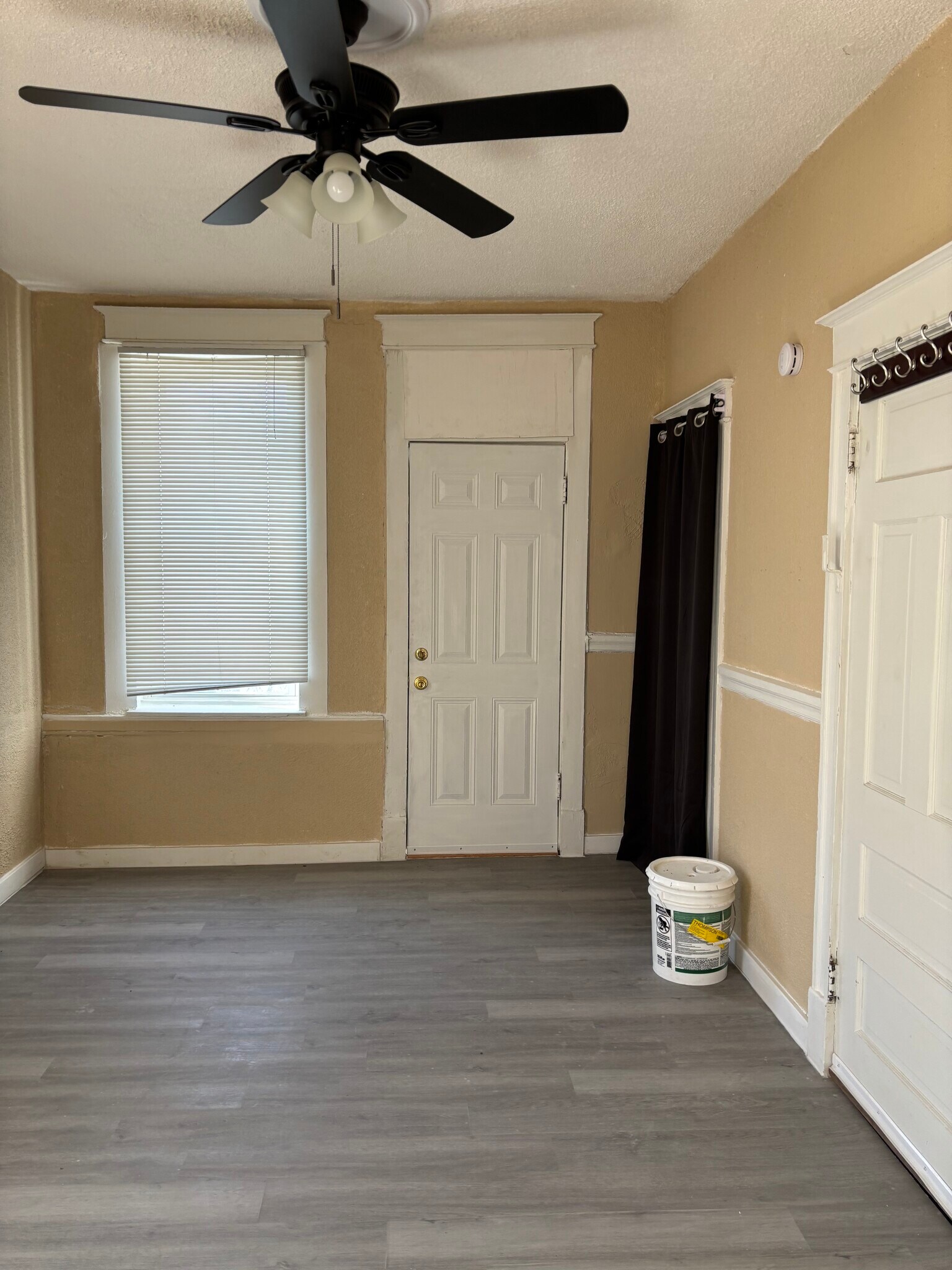 Building Photo - 3844 Lee Ave