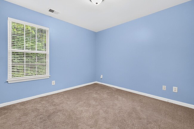 Building Photo - Spacious 3 Bed / 2 Bath Townhouse in Atlanta – $1,995/mo (Trash & Landscaping Included!)