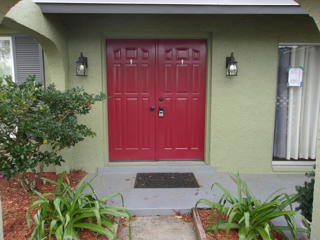 Building Photo - 9801 Bayside Ct
