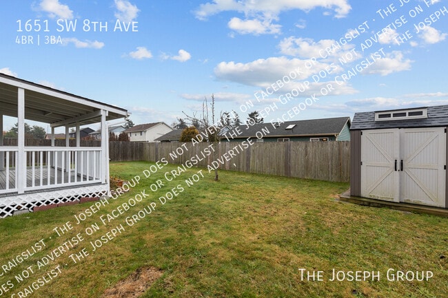 Building Photo - 1651 SW 8th Ave