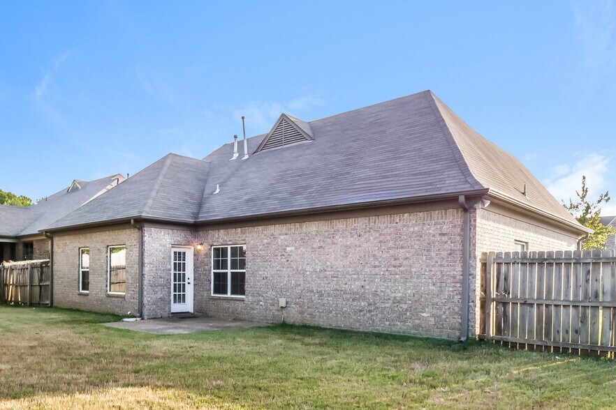 Building Photo - 6156 Trail Creek Ln