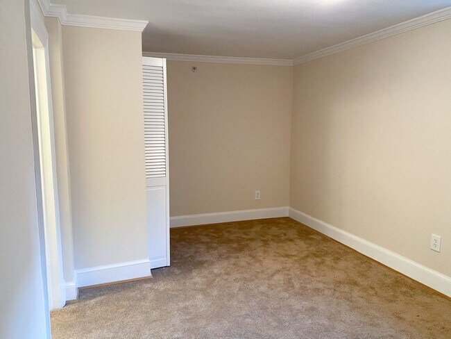 Building Photo - Spacious 1BR Apartment w/ Private Patio in...