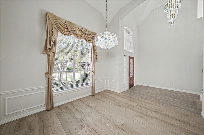 Building Photo - 5807 Bayberry Way