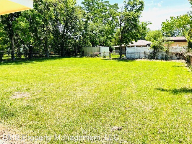 Building Photo - 3 br, 2 bath House - 312 Upton Road