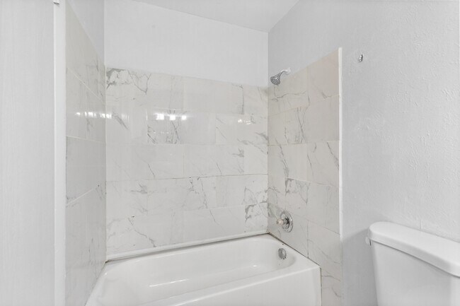 Building Photo - 2250 Billings St