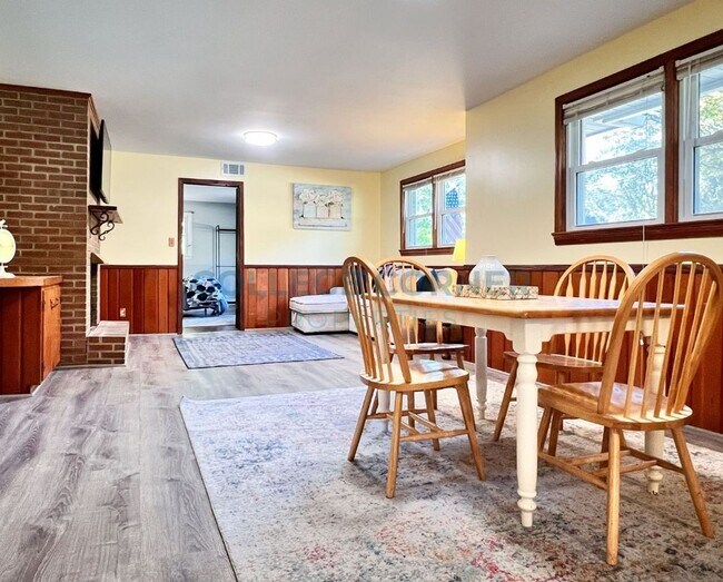 Building Photo - 146 Rosedale Cir