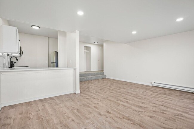 Building Photo - 1314 N Gammon Rd