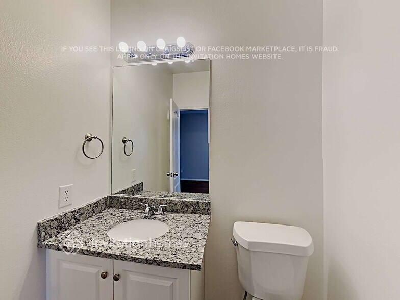 Building Photo - 6025 Fossil Dr