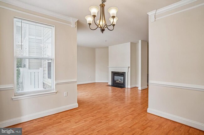 Building Photo - 12824 Clarksburg Square Rd