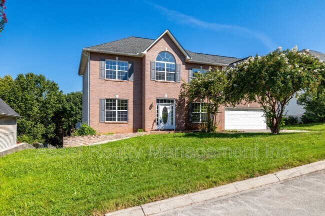 Building Photo - 1217 Dreamview Ln