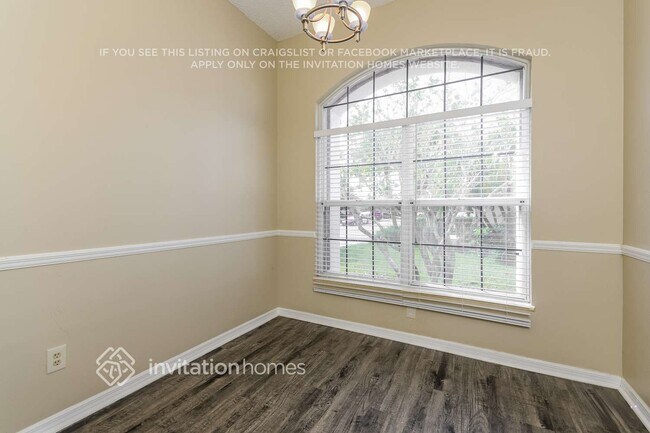 Building Photo - 14303 Mandolin Dr