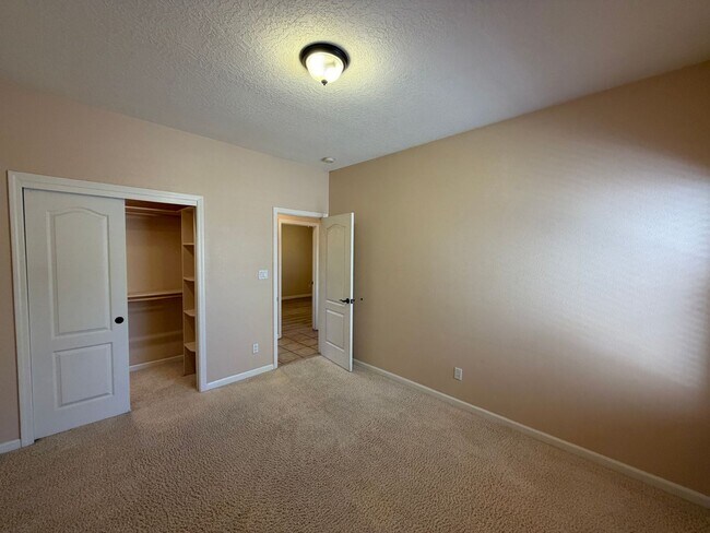 Building Photo - 1399 Wilkes Way SE