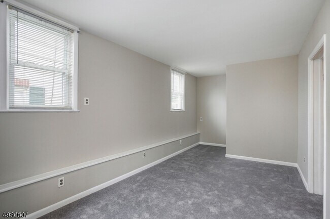 Building Photo - 30 E Young St