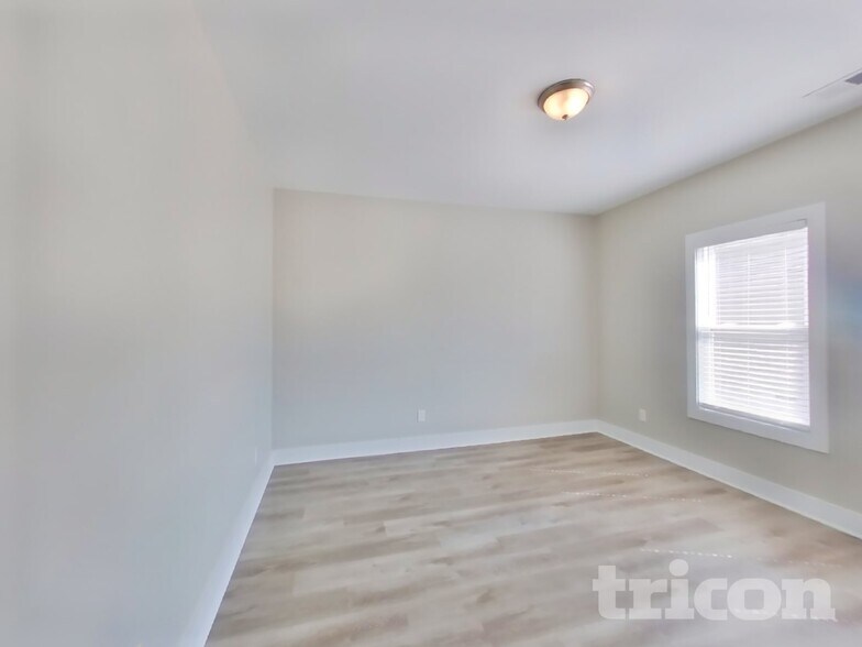 Building Photo - 1765 Bridgecrest Dr