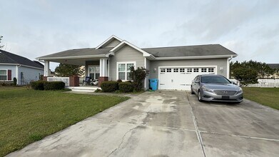 Building Photo - Beautiful 3 bedroom, 2 bath House