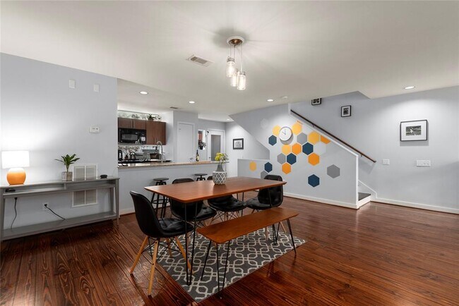 Building Photo - 3044 Commerce St