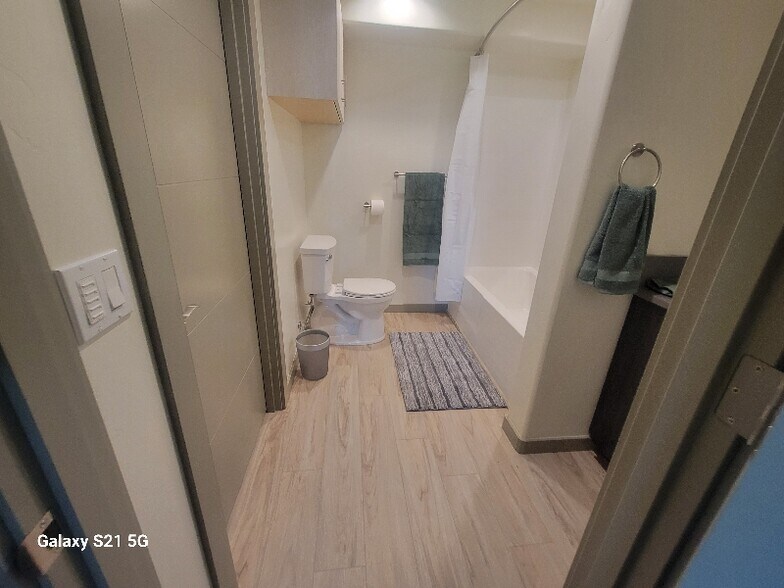 Building Photo - 2700 Old Dufur Rd