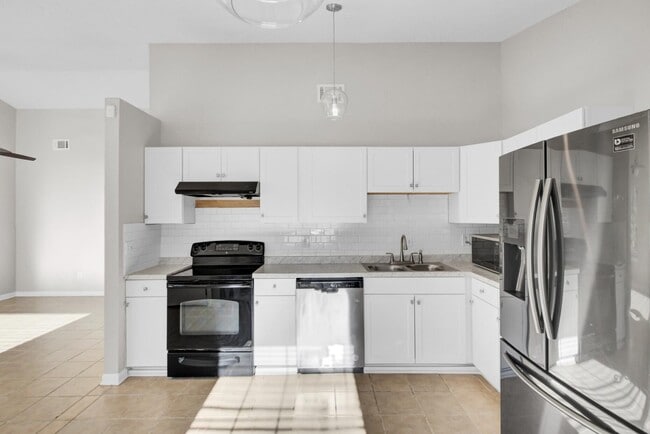 Building Photo - 1282 Maryland Dr