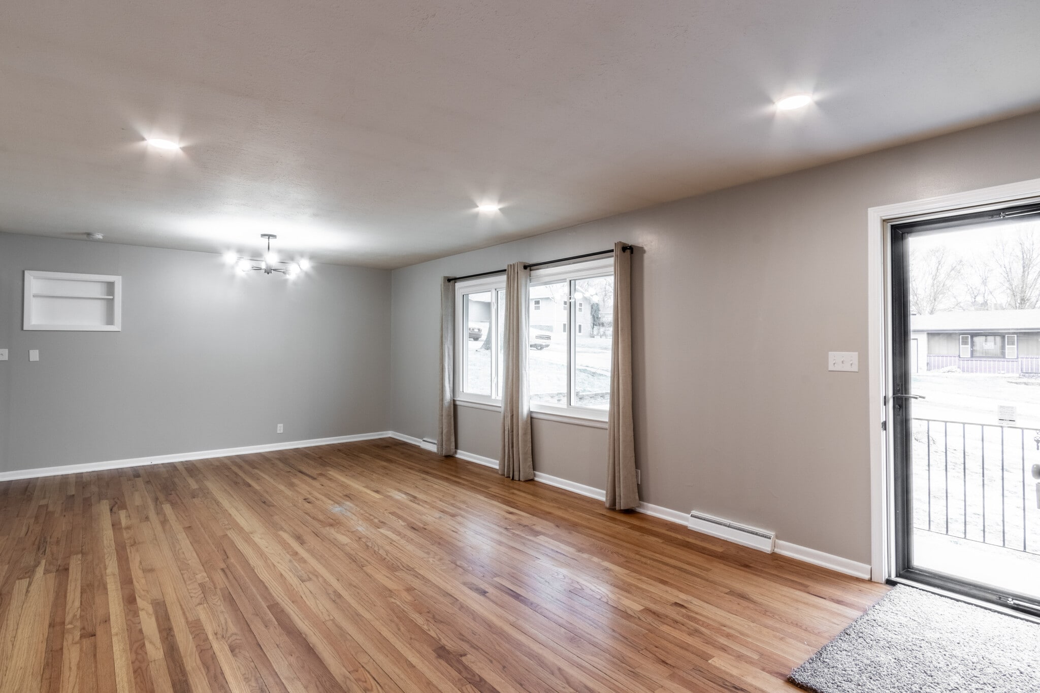 Building Photo - 1218 Sunset Dr